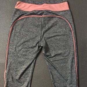 Booty Contour Crop Leggings